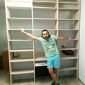 Стеллаж который делит комнату