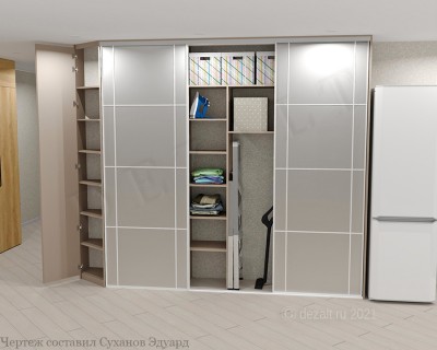 Шкаф-купе со скошенной распашной секцией